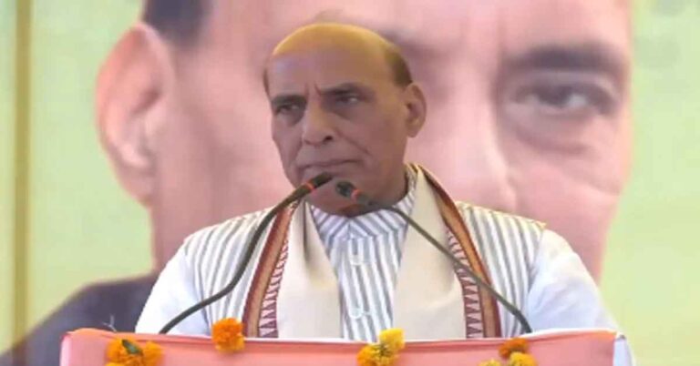 defence-minister-to-visit-siachen-tomorrow