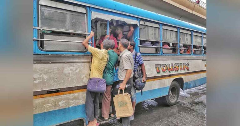 Mismatched government buses on the road in kolkata due to election, passengers facing harrasment