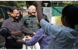 দিল্লি মদ কেলেঙ্কারি মামলায় সম্পূর্ণ খালাস অরবিন্দ কেজরিওয়াল, মনীশ সিসোদিয়া! ক্যামেরার সামনে কেঁদে ফেললেন দিল্লির প্রাক্তন মুখ্যমন্ত্রী