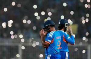 IND vs WI: ইডেনে ড্রিঙ্কস বিরতিতে লেজার শো নিয়ে ক্ষুব্ধ গাভাস্কর-শাস্ত্রী