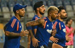 বৃষ্টি কি ভারত-ইংল্যান্ড সেমিফাইনালের উত্তেজনা নষ্ট করবে? মুম্বাইয়ের আবহাওয়া কেমন থাকবে জেনে নিন