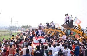 Himanta Biswa Sarma: যাত্রার দ্বিতীয় দিনে বুলডোজার স্যালুট পেলেন হিমন্ত