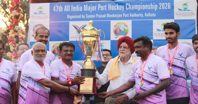 legendary-hockey-player-Gurbax-Singh,-along-with-Rathendra-Raman,-Chairman-of-SMPK,-and-Samrat-Rahi,-Deputy-Chairman.