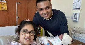 যুদ্ধ আর মৃত্যুর মাঝেও কলকাতার পরিবার দুবাইতে নবজাতককে স্বাগত জানালো Amid war and deaths Kolkata family welcomes a newborn in Dubai