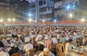 নির্বাচনী আমেজে ইফতার মাহফিল: জনগণের দোরগোড়ায় রাজনৈতিক নেতারা Iftar meets in poll season: Political leaders connect with locals