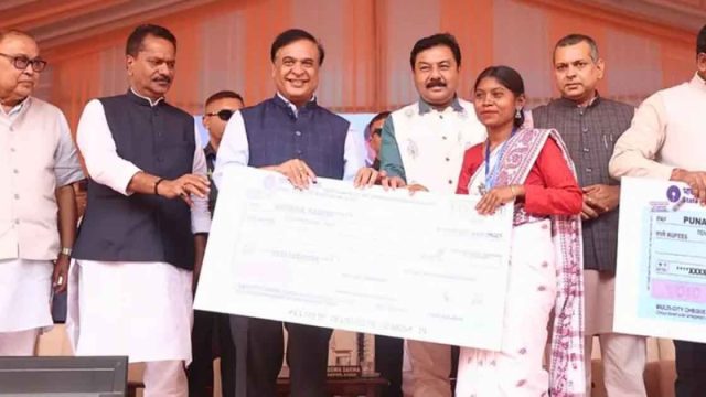 Assam Arunodoi Scheme: ৪০ লক্ষ মহিলার অ্যাকাউন্টে পৌঁছল ৯০০০ টাকা