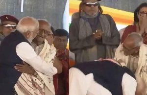 শপথের মঞ্চে শ্যামাপ্রসাদের সহযোগীকে সংবর্ধনা দিলেন নরেন্দ্র মোদী
