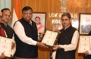 ‘নির্বাচনে আমাদের ভূমিকা শেষ’, রাজ্যপালের হাতে বিধায়কদের তালিকা হস্তান্তর করল নির্বাচন কমিশন