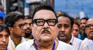মাঝরাত থেকে মদন মিত্রের বাড়িতে ইডি অভিযান, কামারহাটি, দক্ষিণেশ্বর সহ ৮টি স্থানে তল্লাশি