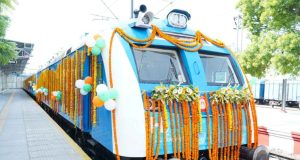 দেশের প্রথম হাইড্রোজেন ট্রেনটি কোন রুটে চলবে? এর ভাড়া কত হবে? চালু হওয়ার আগেই সবকিছু জেনে নিন