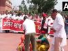 পার্লামেন্ট চত্বরে বিরোধীদের নাট্যাভিনয়ের মাধ্যমে প্রতিবাদ ! যোগ দিলেন রাহুল গান্ধী