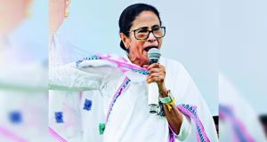 তৃণমূলের মর্যাদা রক্ষা নিয়ে নির্বাচন কমিশনকে তোপ মমতার