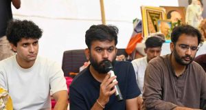 মন্ত্রীদের বাংলোর জন্য টাকা আছে, কিন্তু স্কুলে জল নেই কেন? সরকারী ব্যয় নিয়ে প্রশ্ন তুললেন অভিজিৎ দীপকে