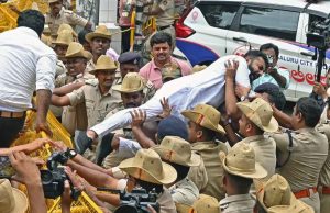 কর্ণাটকে পুলিশ নিয়োগের পরীক্ষায় ব্যাপক বিশৃঙ্খলা, পরীক্ষার্থীদের ওয়াকআউট