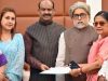 গতকাল সুপ্রিম কোর্ট, আজ ওম বিড়লা ২০ জন বিদ্রোহী টিএমসি সাংসদকে নোটিশ জারি করে ৭ দিনের মধ্যে জবাব চাইলেন