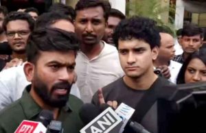 স্থানীয়দের প্রতিবাদে সভাস্থল ছেড়ে যেতে হল অভিজিৎ দীপকে ও তাঁর দলবলকে