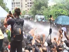 জেপিএসসি বিক্ষোভ: জলকামান চালু হতেই নাচতে শুরু করল বিক্ষোভকারী ছাত্রছাত্রীরা