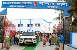 মুর্শিদাবাদে জুয়ার আড্ডায় পুলিশের অভিযানে বোমা হামলা, এএসআই আহত