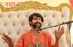 ধীরেন্দ্র শাস্ত্রীর বিরুদ্ধে অভিযোগ দায়ের হল খোদ মুখ্যমন্ত্রীর বিধানসভা কেন্দ্রের থানায়