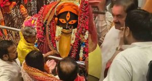 কালীঘাটে পুজো দিলেন গৌতম আদানি, দুপুরে হাসপাতালের ভিত্তিপ্রস্তর স্থাপন করবেন