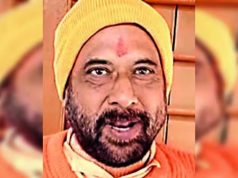 বুদ্ধিজীবীদের ‘বৃহন্নলা’ বলে কটাক্ষ কার্তিক মহারাজের, তুঙ্গে বিতর্ক