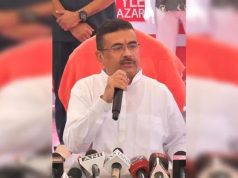 পুজোর মরশুমে ‘শারদোৎসব’ নয়, প্রগতিশীলতার প্রচারে বামেদের বইয়ের স্টল
