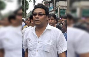 পুজো টিকিটের টাকা নয়ছয়: প্রাক্তন মন্ত্রী ইন্দ্রনীল সেনের বাড়িতে ইডি