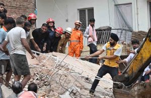 ধ্বংসস্তূপের নিচে চাপা পড়া এক শিক্ষার্থীর ১১ সেকেন্ডের ভিডিও কল, সত্য নিকেতন দুর্ঘটনার ভয়াবহ দৃশ্য দেখিয়ে কাঁদতে কাঁদতে সাহায্যের অনুরোধ