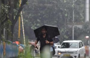 কলকাতায় বিক্ষিপ্ত বৃষ্টি, মহালয়ার সকালে রোদ ঝলমলে আকাশের পূর্বাভাস