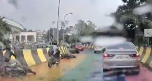 চিংড়িহাটা ফ্লাইওভারের রং নিয়ে বিতর্ক, বাইক দুর্ঘটনা ঘিরে উঠছে প্রশ্ন