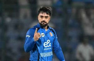 বিশ্বের প্রথম বোলার হিসেবে টি-টোয়েন্টিতে ইতিহাস গড়লেন রশিদ খান